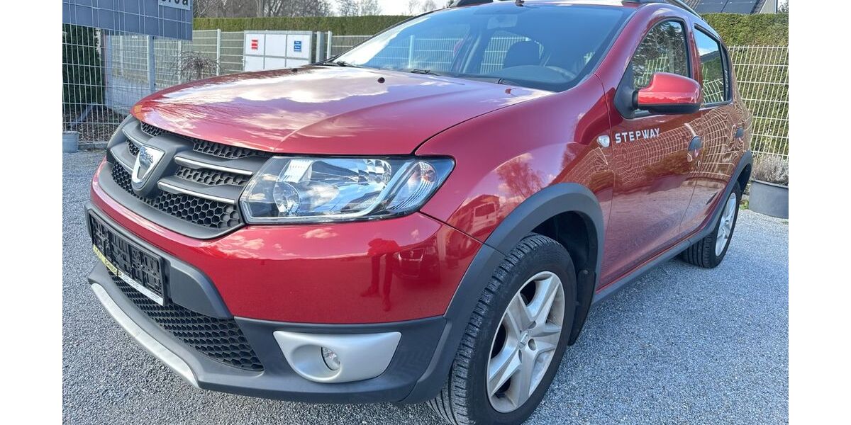 Dacia Sandero 49.000 km 9.999 &euro; Dresden 01259
