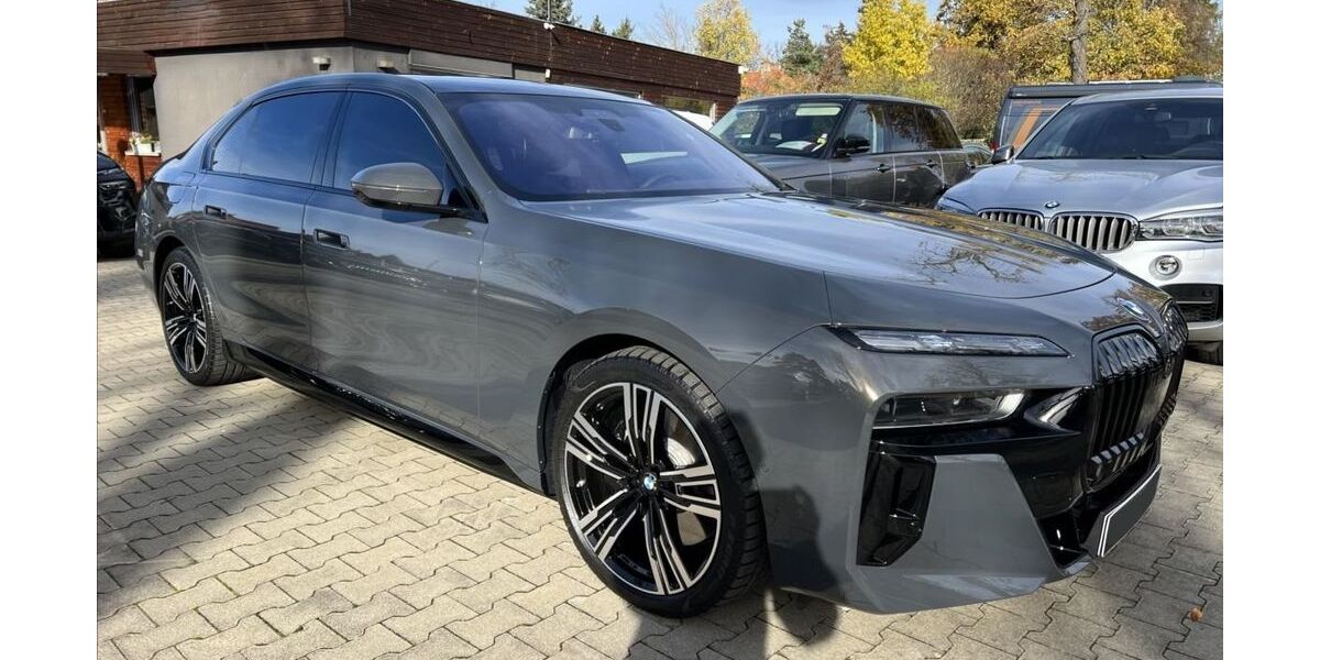 BMW 750 56.000 km 91.900 &euro; Dresden 01237