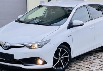 Toyota Auris 96.854 km 14.490 &euro; Dresden 01257