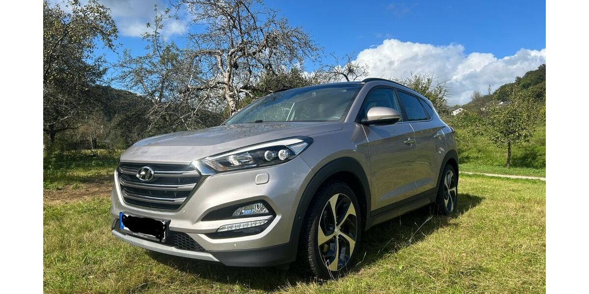 Hyundai TUCSON 123.500 km 15.800 &euro; Dresden 01159