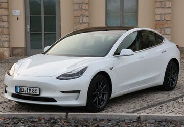 Tesla Model 3 85.347 km 21.900 &euro; Dresden 01324