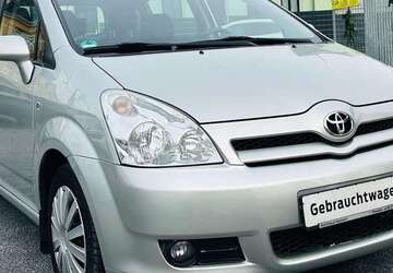 Toyota Corolla Verso 91.000 km 6.999 &euro; Dresden 01259