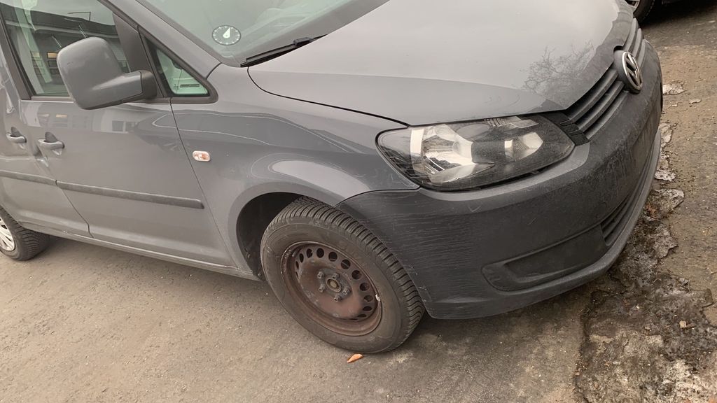 VW Caddy 280.000 km 2.000 &euro; Hals 09370