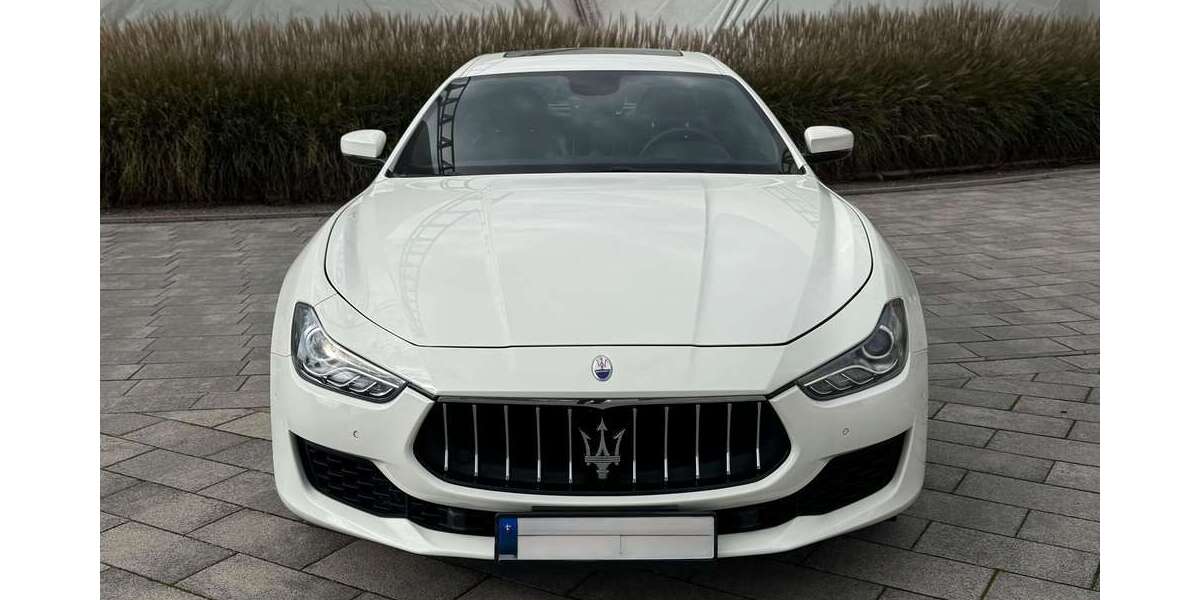 Maserati Ghibli 76.900 km 29.500 &euro; Dresden 01157