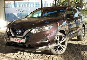 Nissan Qashqai 89.871 km 14.990 &euro; Dresden 01069