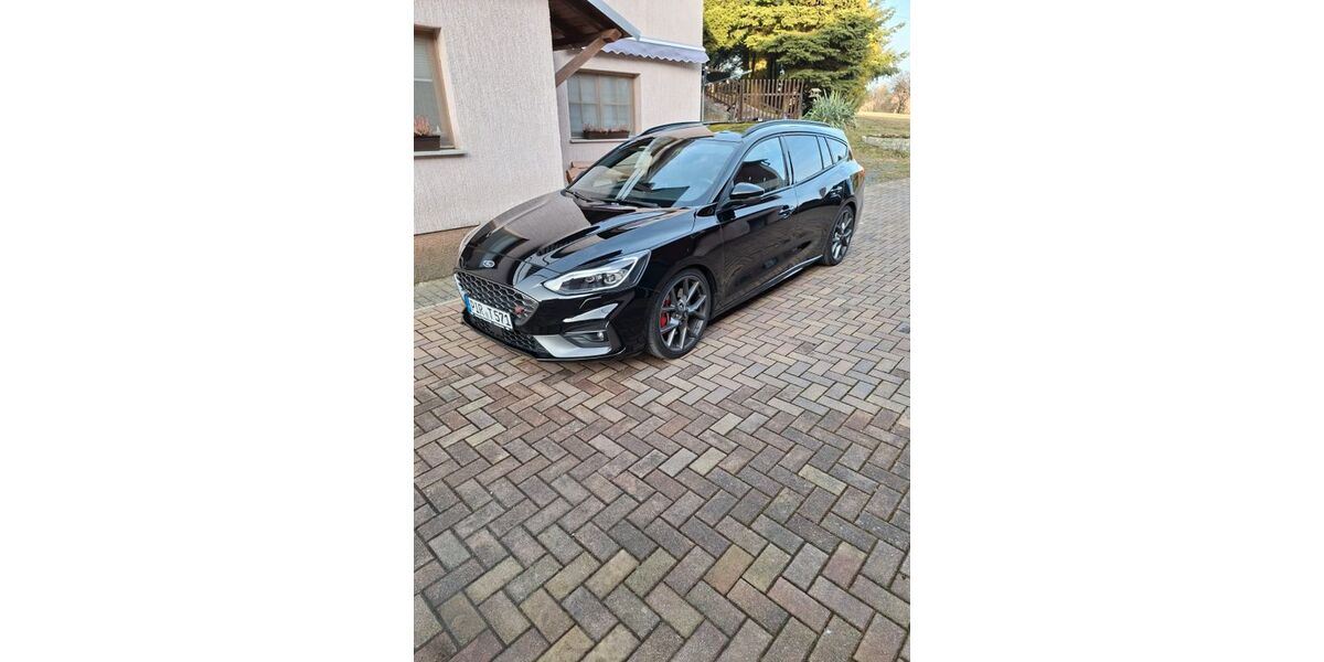 Ford Focus 86.500 km 19.900 &euro; Bad Gottleuba Berggießhübel 01816