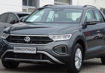 VW T-Roc 4.910 km 27.790 &euro; Meißen 01662