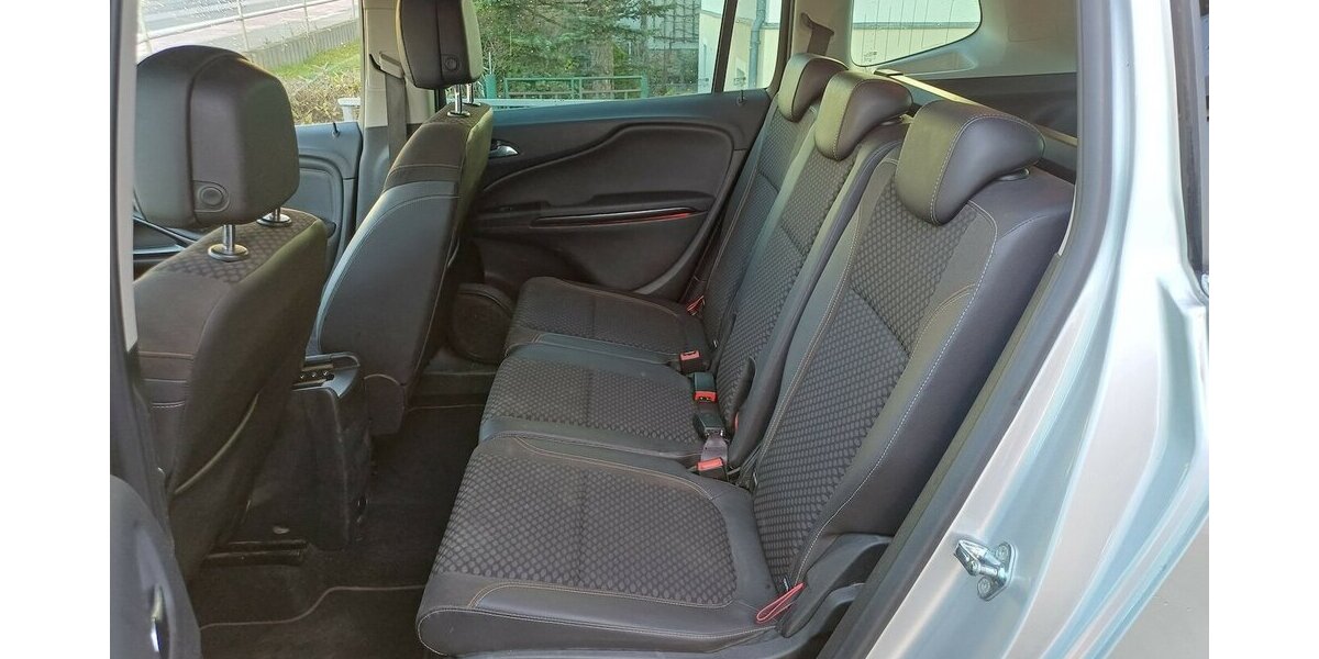 Opel Zafira C Tourer Innovation 225.537 km 6.995 &euro; Meißen 01662