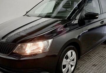 Skoda Fabia 99.890 km 7.999 &euro; Dresden 01157